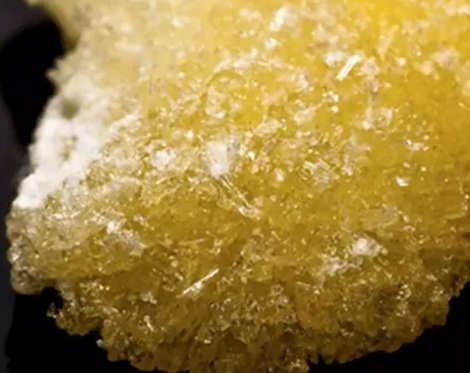 结晶状的大麻二酚
